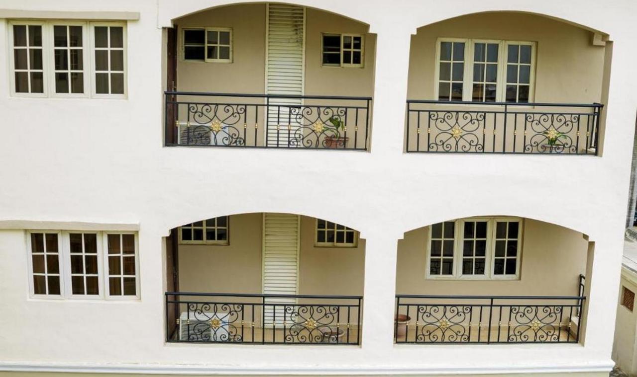 Room in Lodge - Apartment Royale Hotel-3 Bd Apartment Ikeja Esterno foto