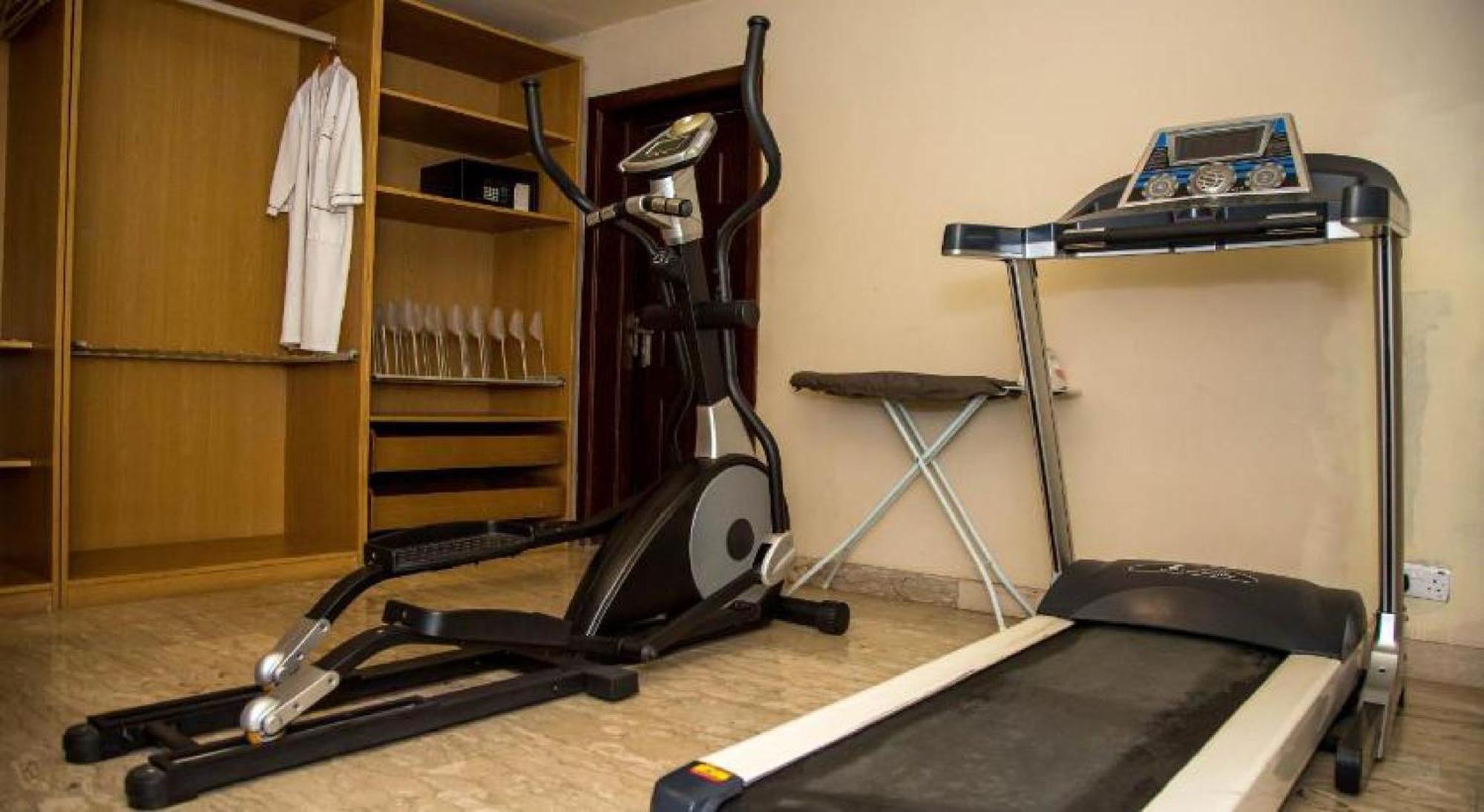 Room in Lodge - Apartment Royale Hotel-3 Bd Apartment Ikeja Esterno foto