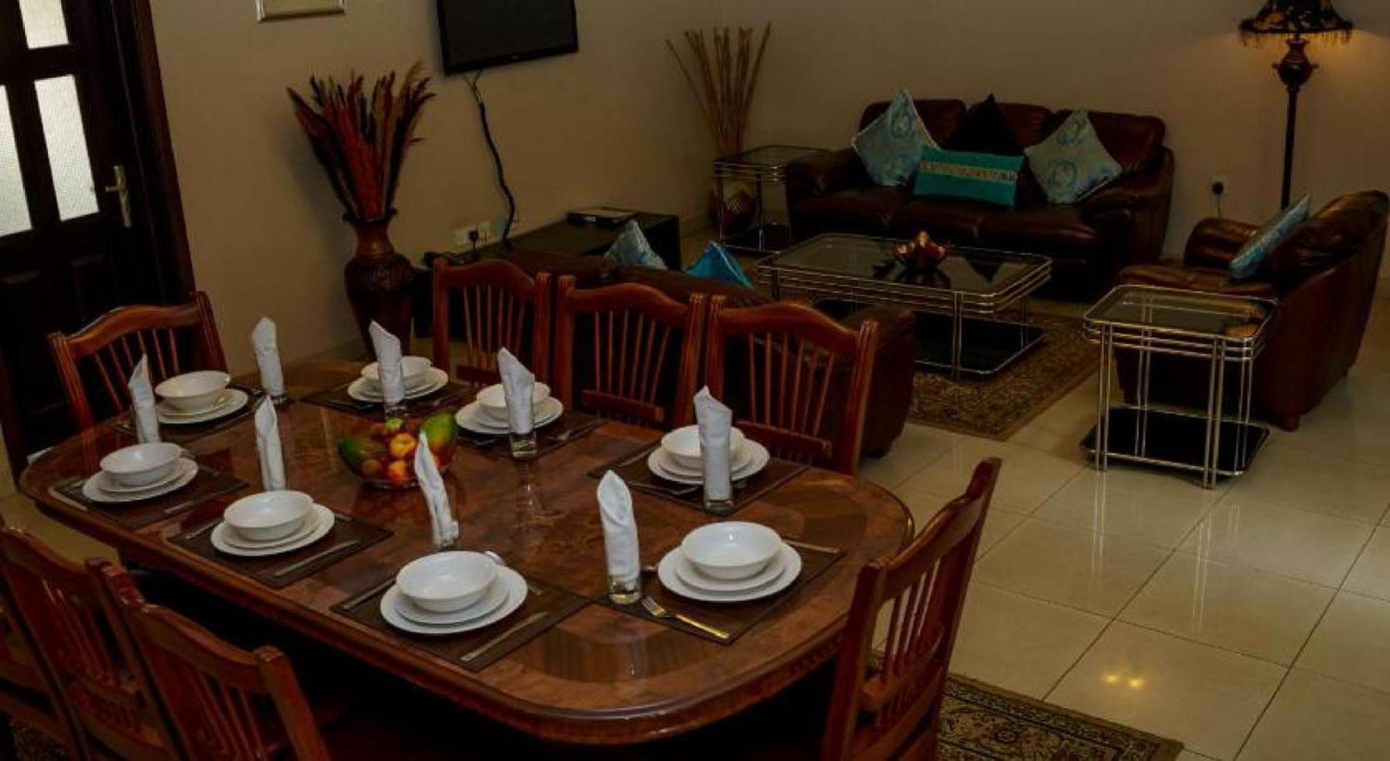 Room in Lodge - Apartment Royale Hotel-3 Bd Apartment Ikeja Esterno foto