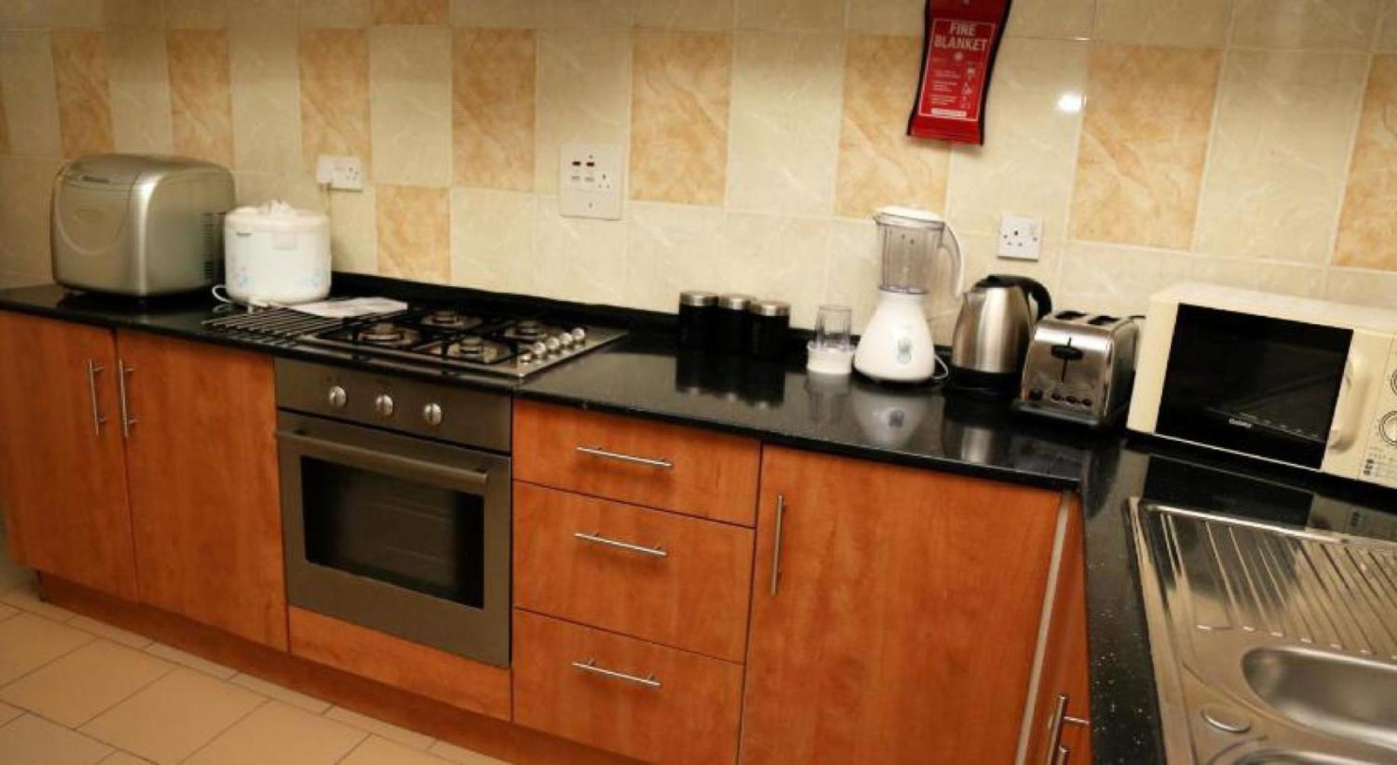 Room in Lodge - Apartment Royale Hotel-3 Bd Apartment Ikeja Esterno foto